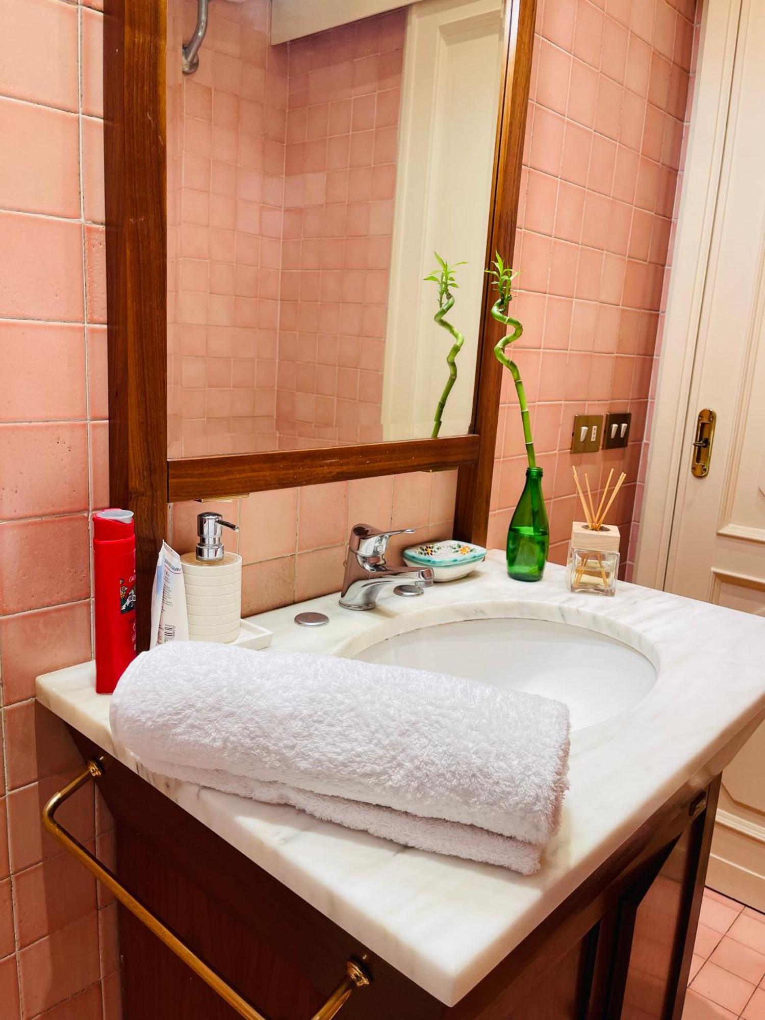 Holiday Colosseum Rome Bed & Breakfast Exterior foto